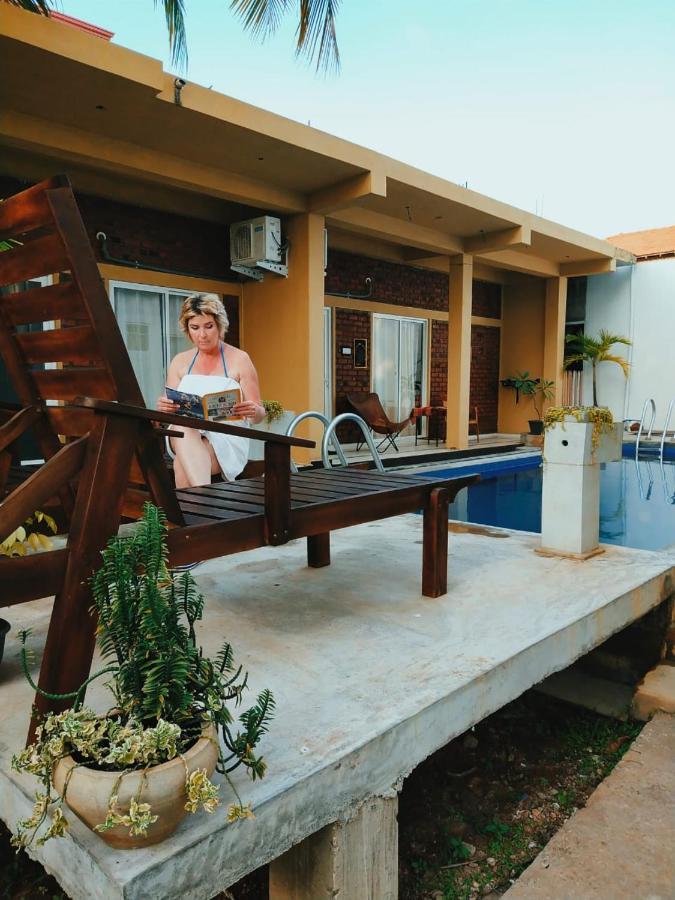 Petit Guest House Negombo Exterior photo
